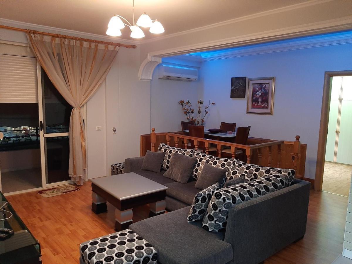 Apartament Egzoni City Center Apartment Berat Exterior foto