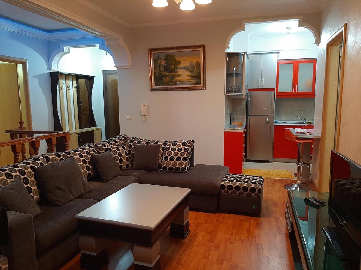 Apartament Egzoni City Center Apartment Berat Exterior foto