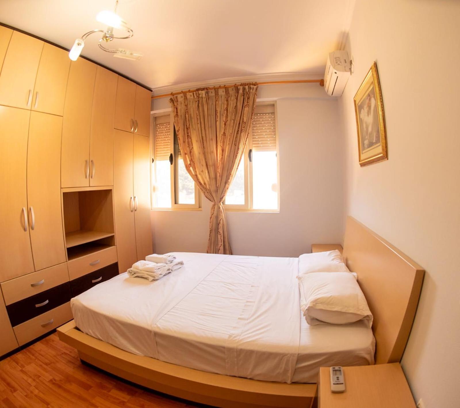 Apartament Egzoni City Center Apartment Berat Exterior foto